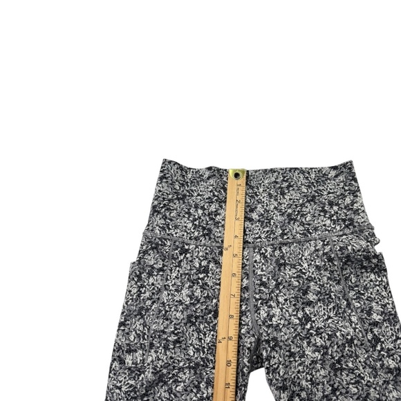 Athleta Salutation Stash Pocket Textured 7/8 Tight Legging Black Printed XS - Picture 8 of 11